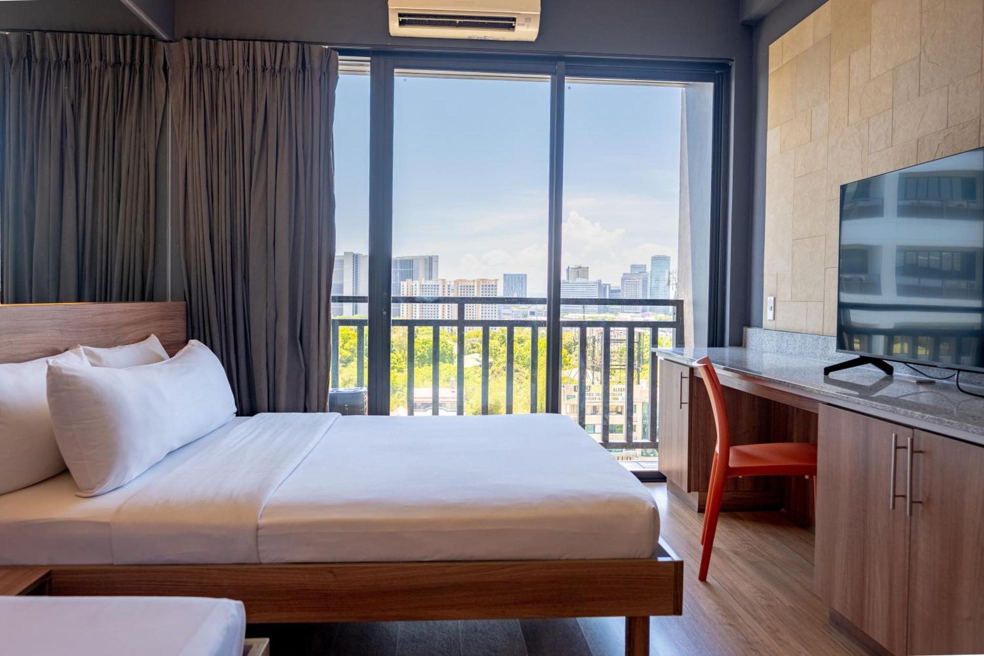 Azumi Boutique Hotel Muntinlupa City Exterior photo