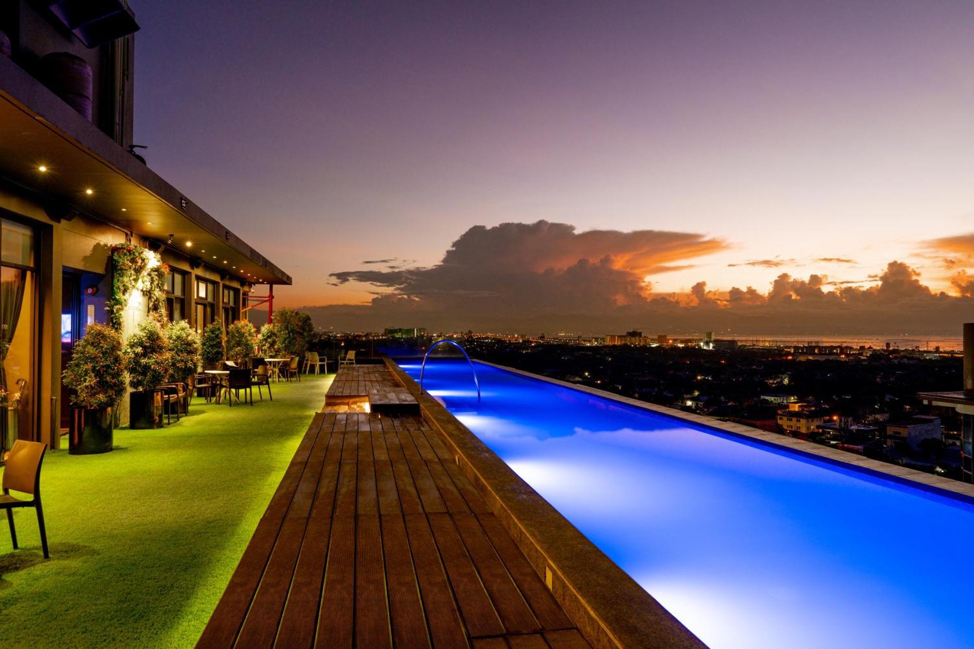 Azumi Boutique Hotel Muntinlupa City Exterior photo